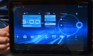 motorola xoom preview hands on first impressions thumb