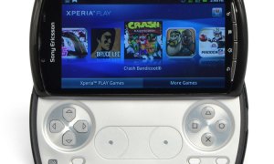 Sony Ericsson Xperia Play screen open controls