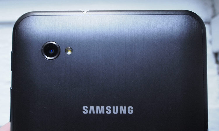 samsung-galaxy-tab-7-camera-lens