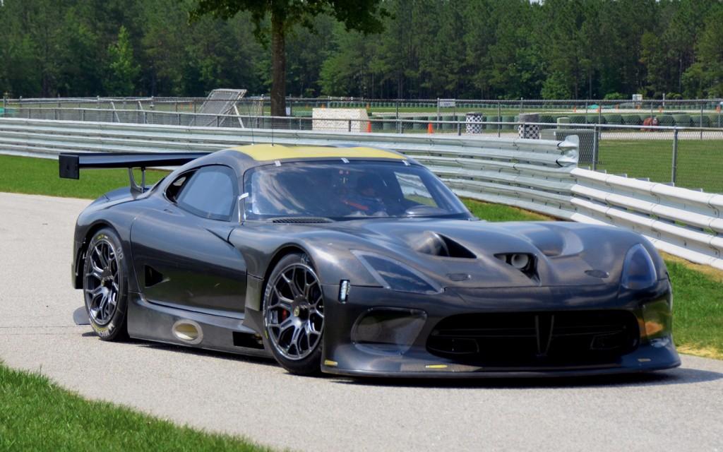 2013 SRT Viper GTS-R front three-quarter no paint