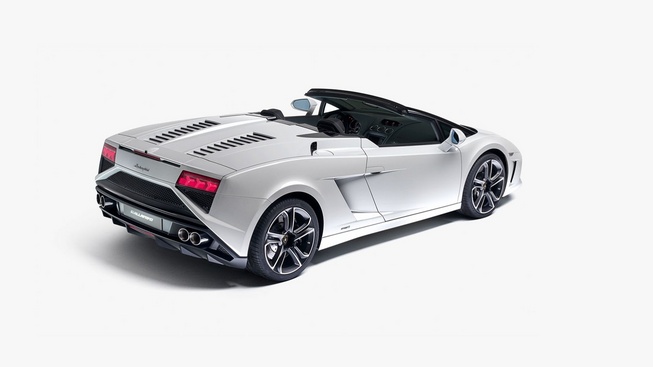 2013 Lamborghini Gallardo LP 560-4 Spyder rear three-quarter view