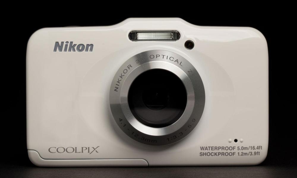 Nikon S31 front