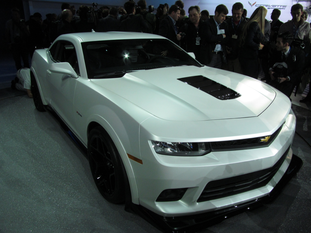 2014 Camaro Z/28 front three quarter