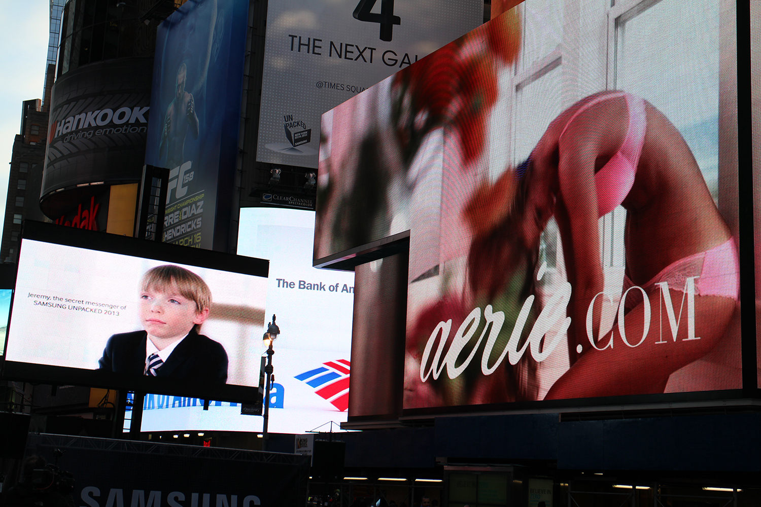 samsung-galaxy-s4-launch-billboards