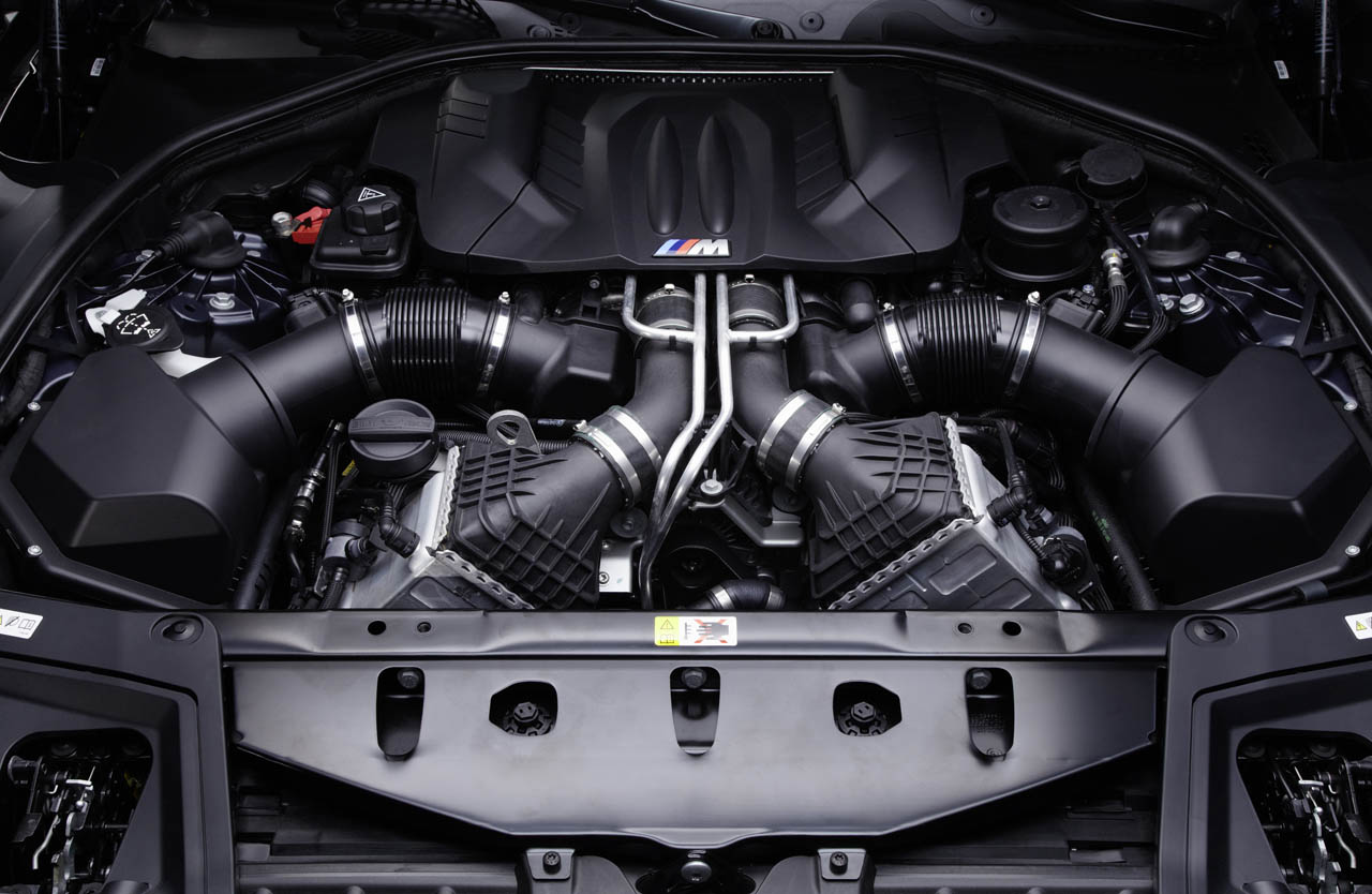 2013 BMW M5 engine