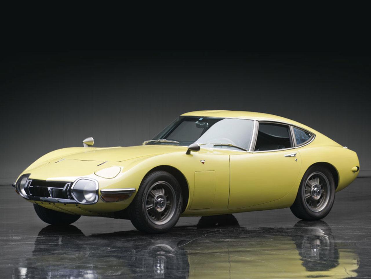 Toyota 2000GT front three quarter