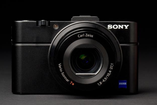 Sony Cyber shot RX100 II front open