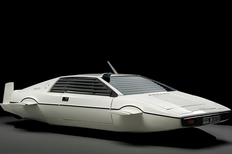 james bonds lotus esprit submarine car to be auctioned monday bond