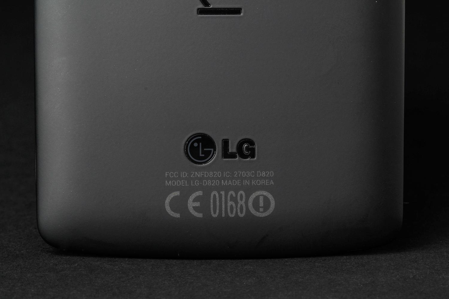 Google Nexus 5 review rear macro