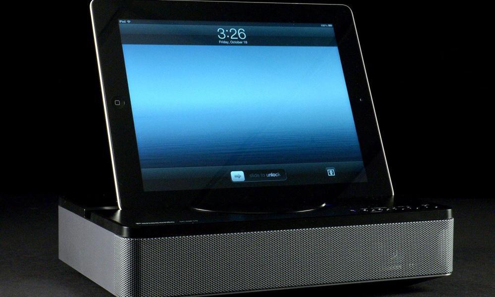 Panasonic-SC-NP10-ipad-dock-angle