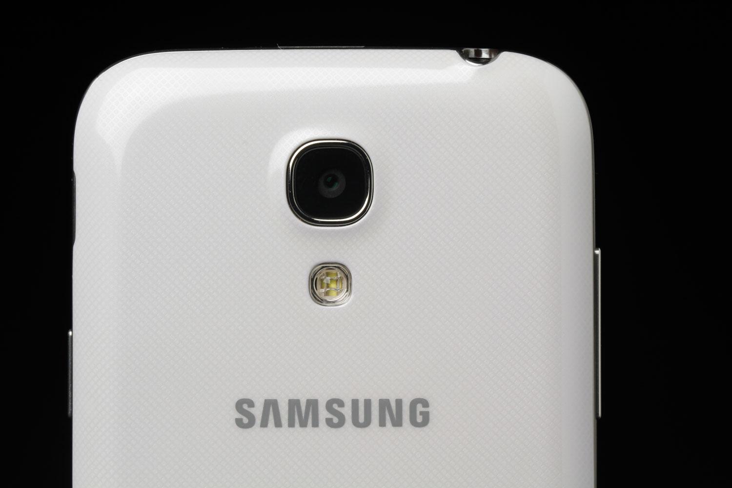 Samsung-Galaxy-S4-Mini-rear-camera-macro