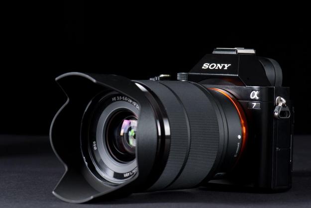 Sony-Alpha-7-full-2