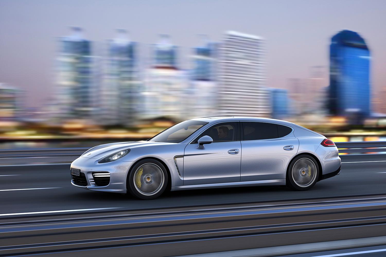 2014 Porsche Panamera left motion