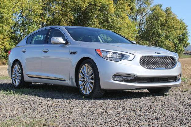 2015 Kia K900 front angle