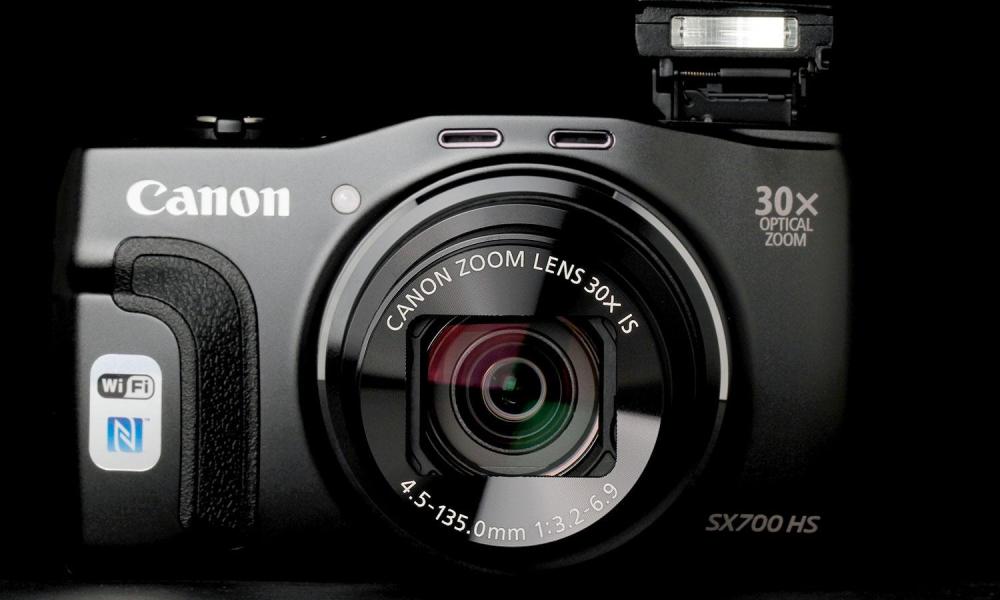 Canon PowerShot SX700 front