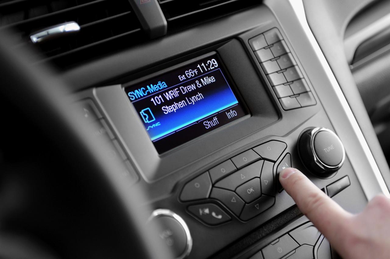 microsoft falling behind auto tech ford sync