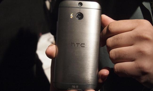 HTC One M8 hands on rear