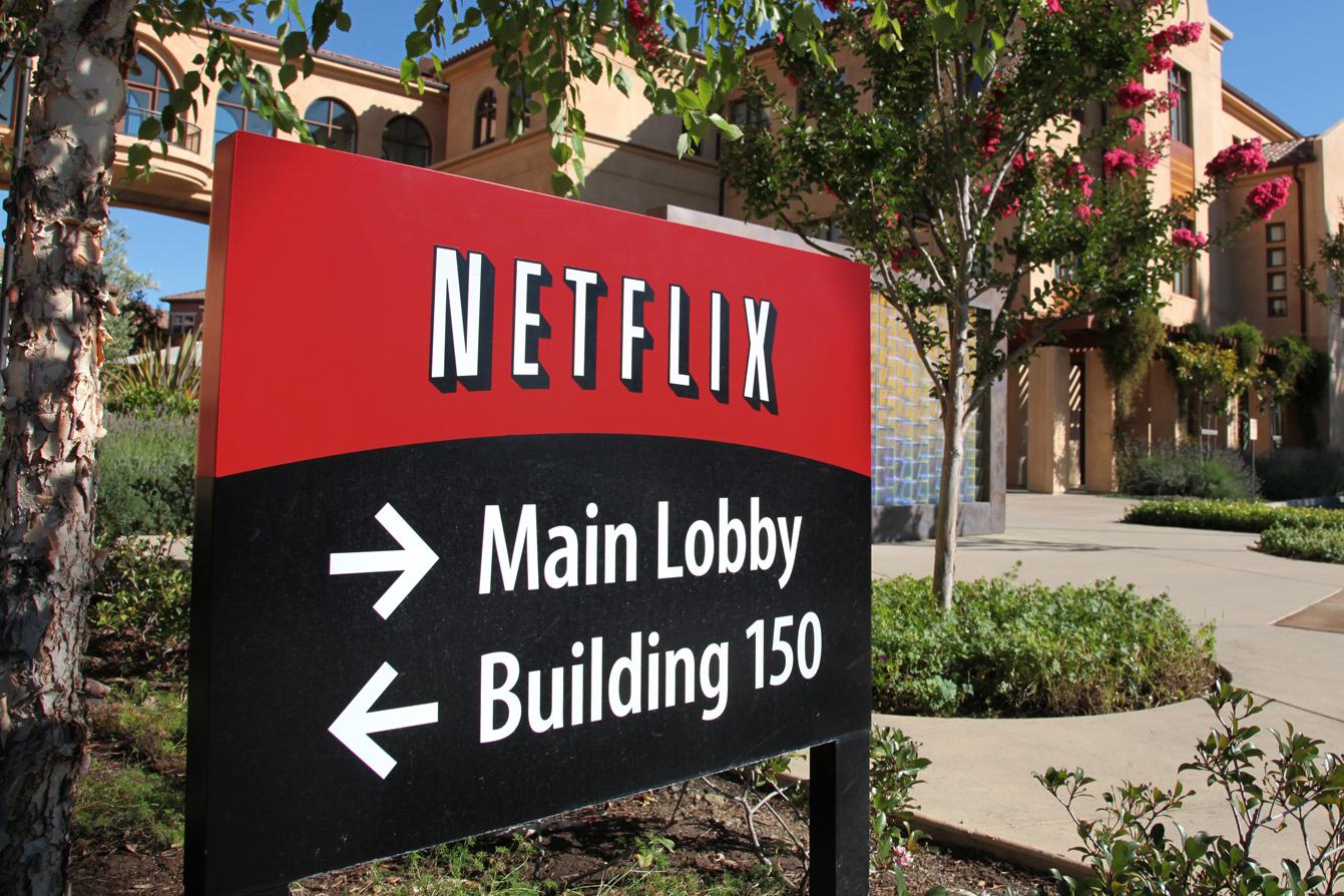 netflix lays out argument against comcast twc merger netflixbuilding