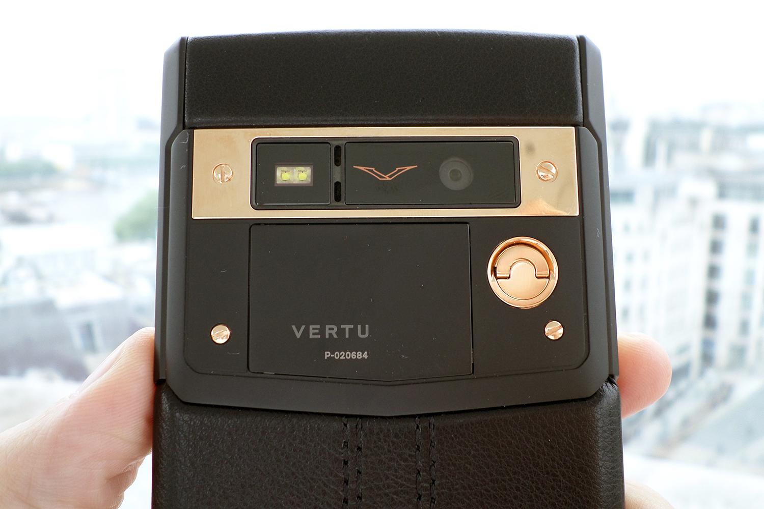 Vertu Signature Touch