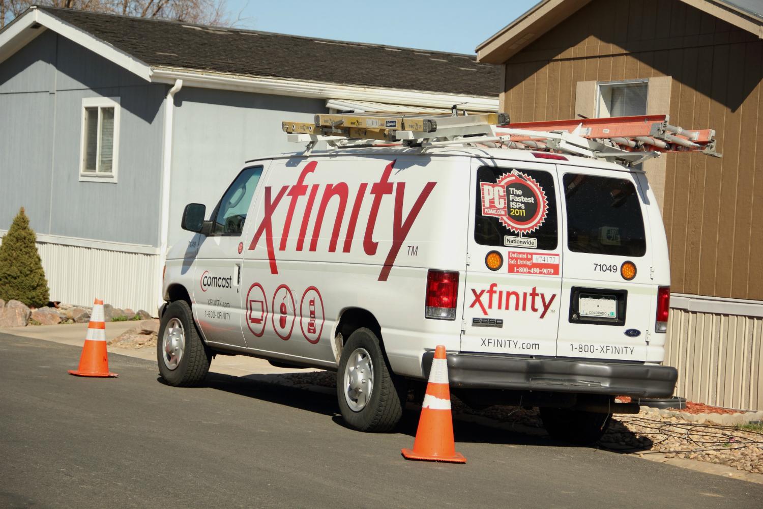 comcast pledges better customer service 20 credit hires 5500 reps van