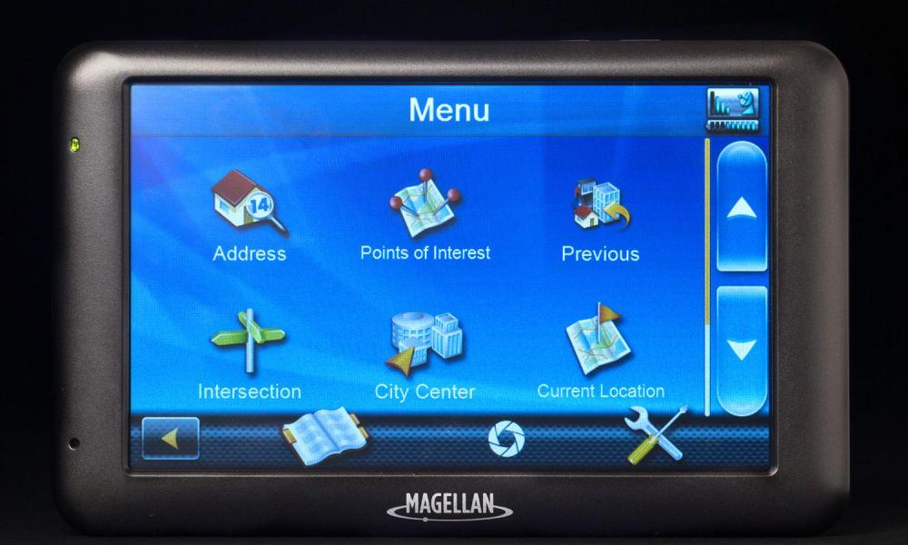 Magellan RoadMate 6230 LM front menu 2