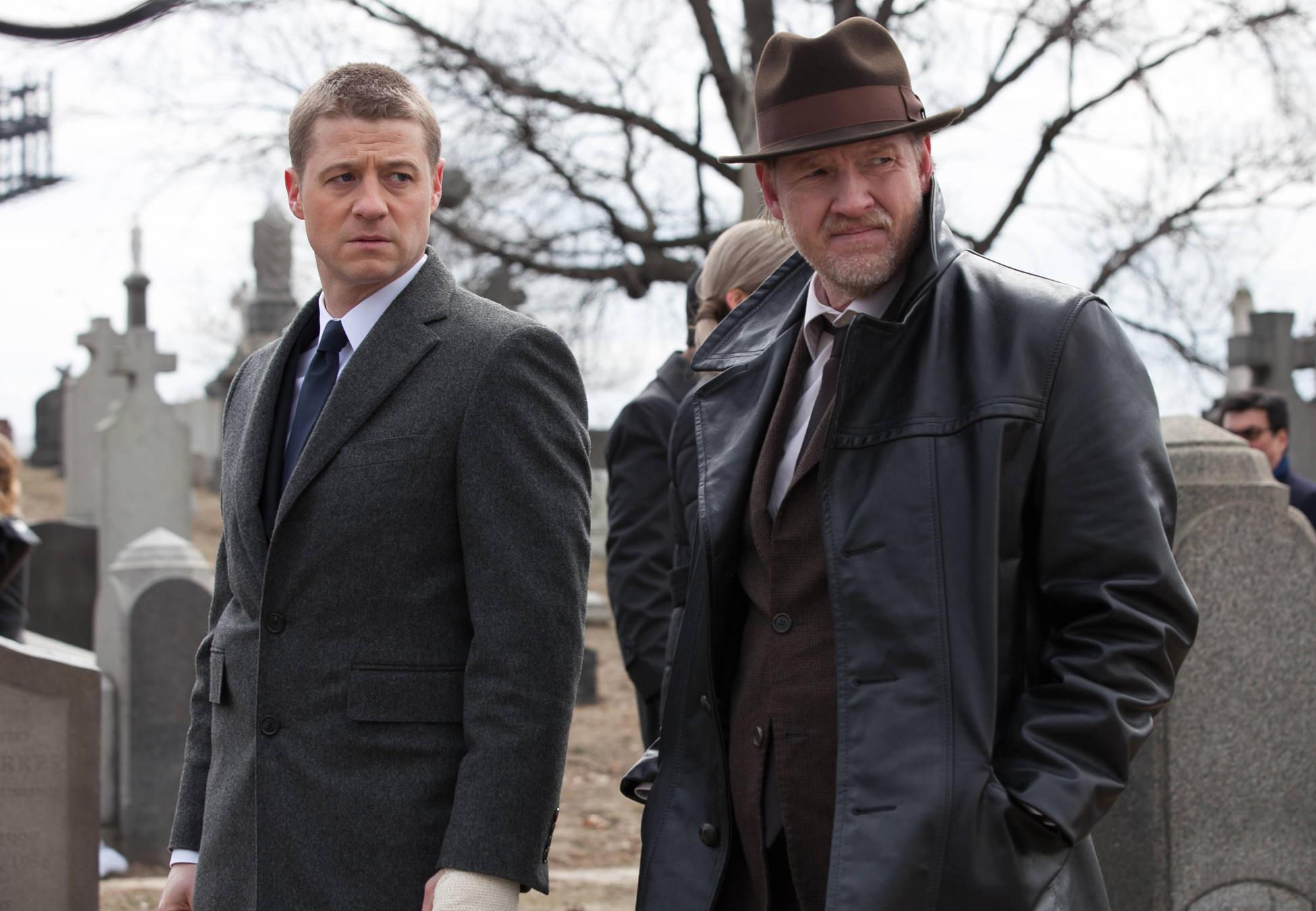 gotham series will head netflix exclusively season gordon and bullock