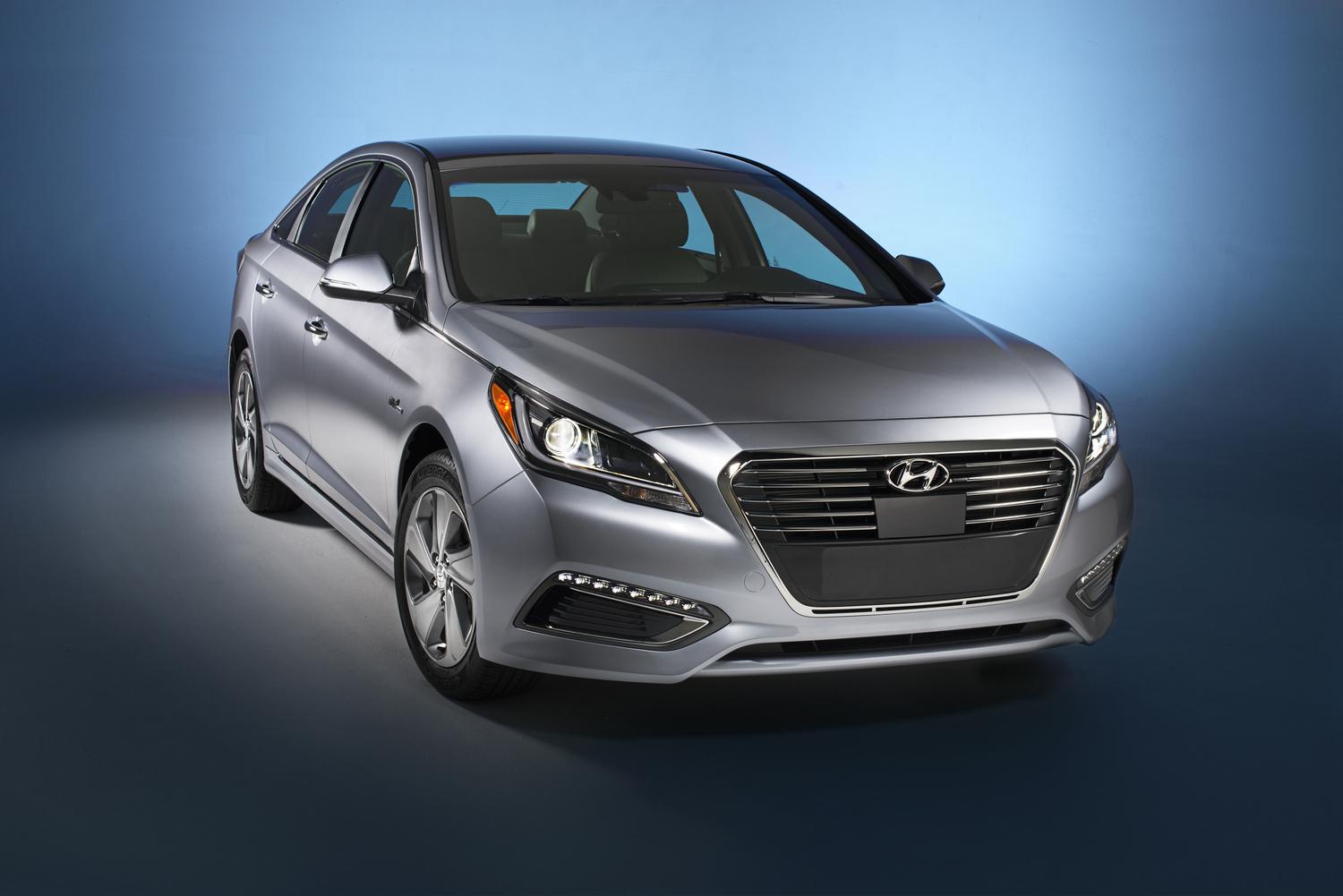 hyundai 2020 autonomous car rumors news 2016 sonata plug in hybrid front pass detroit auto show