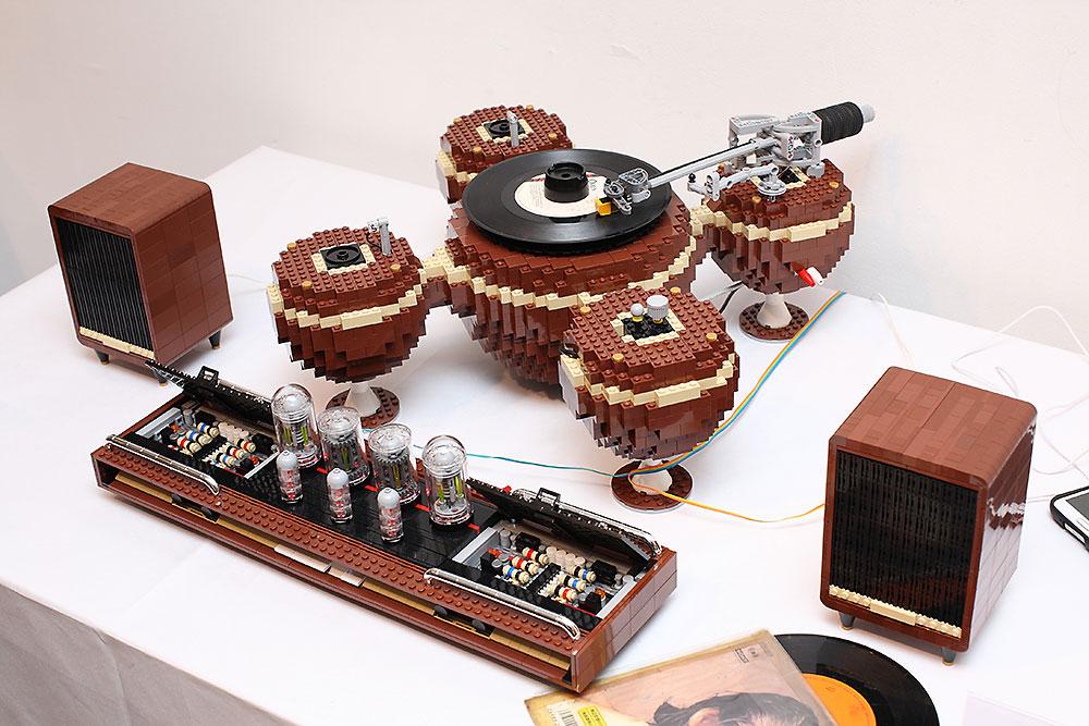 lego record player by hayarobi