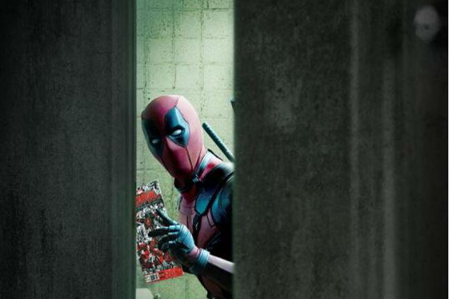 deadpool toilet movie photo 650px