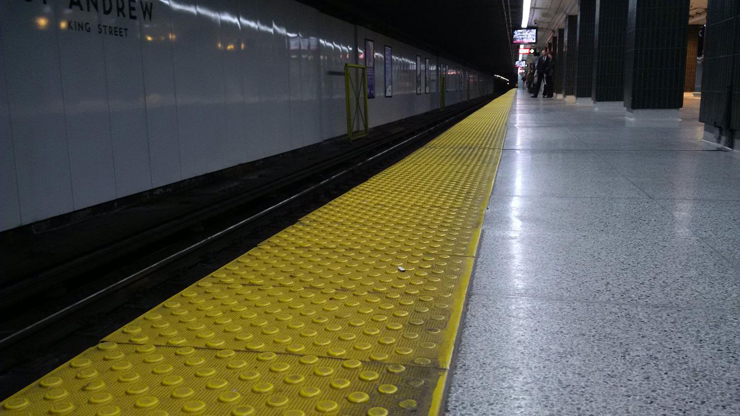 BlackBerry Leap camera sample subway