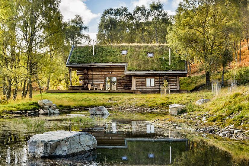 retreat from society and relax in these idyllic cabins around the world eagle brae highland log 10