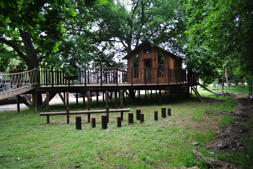 retreat from society and relax in these idyllic cabins around the world nook treehouse 7