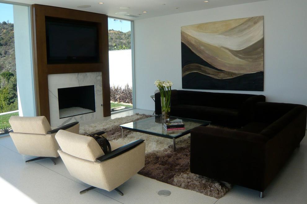 homes with their own shark tanks hollywood hills sharks 4