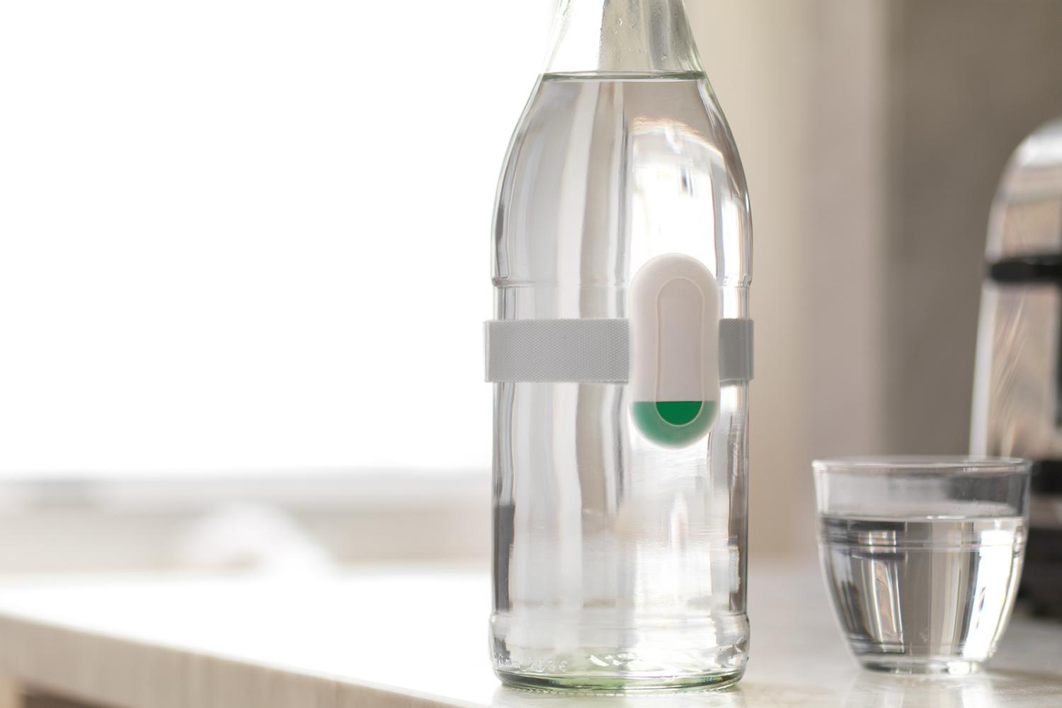 sen se drink app tracks water mother cookie sensor bottle