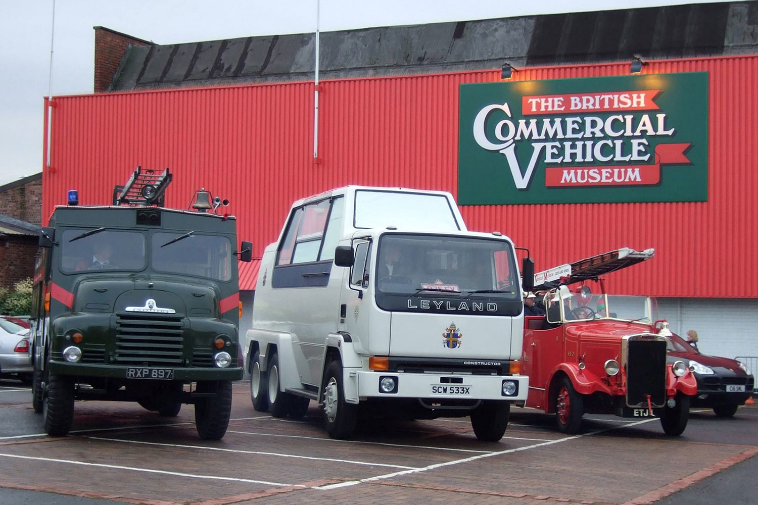 10 sweet popemobiles that will make you wish held the keys of heaven 1982 leyland popemobile 4