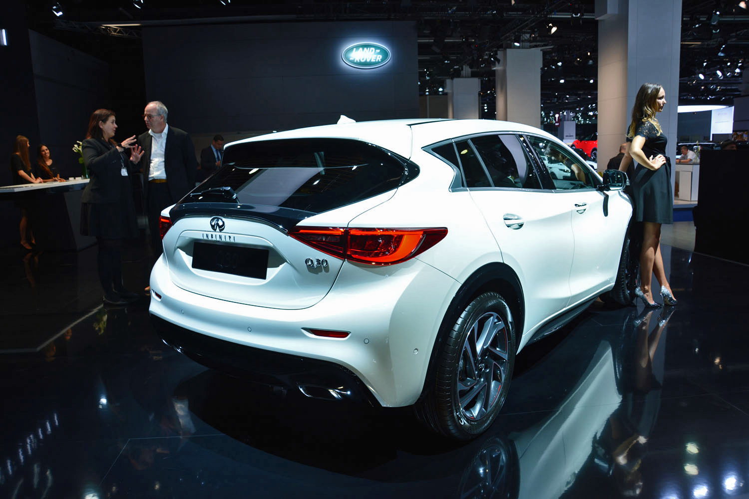 2016 infiniti q30 pictures specs performance infinitiq30frankfurt 5