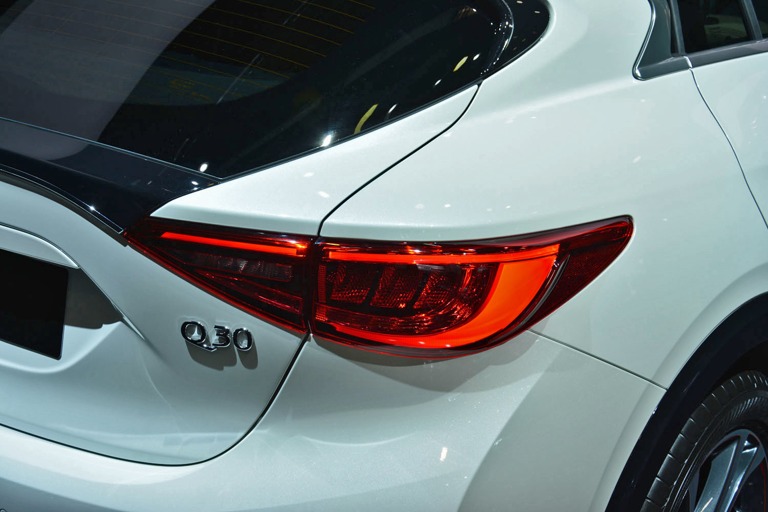 2016 infiniti q30 pictures specs performance infinitiq30frankfurt 7