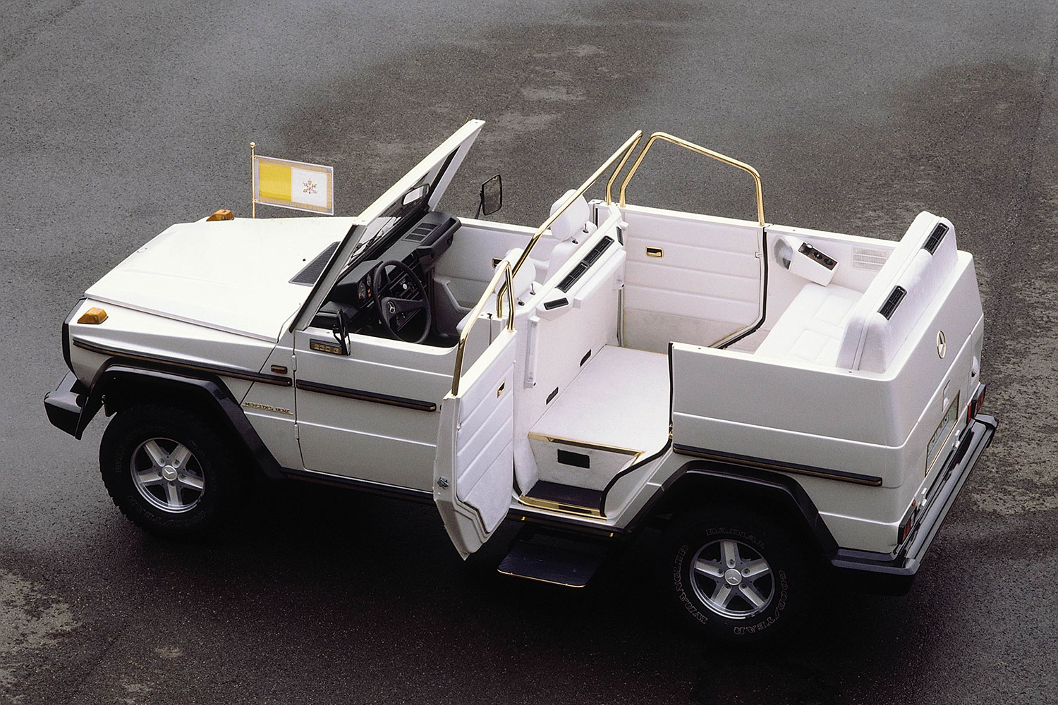 10 sweet popemobiles that will make you wish held the keys of heaven mercedes benz 230 g popemobile  1980 889417papstwagen32