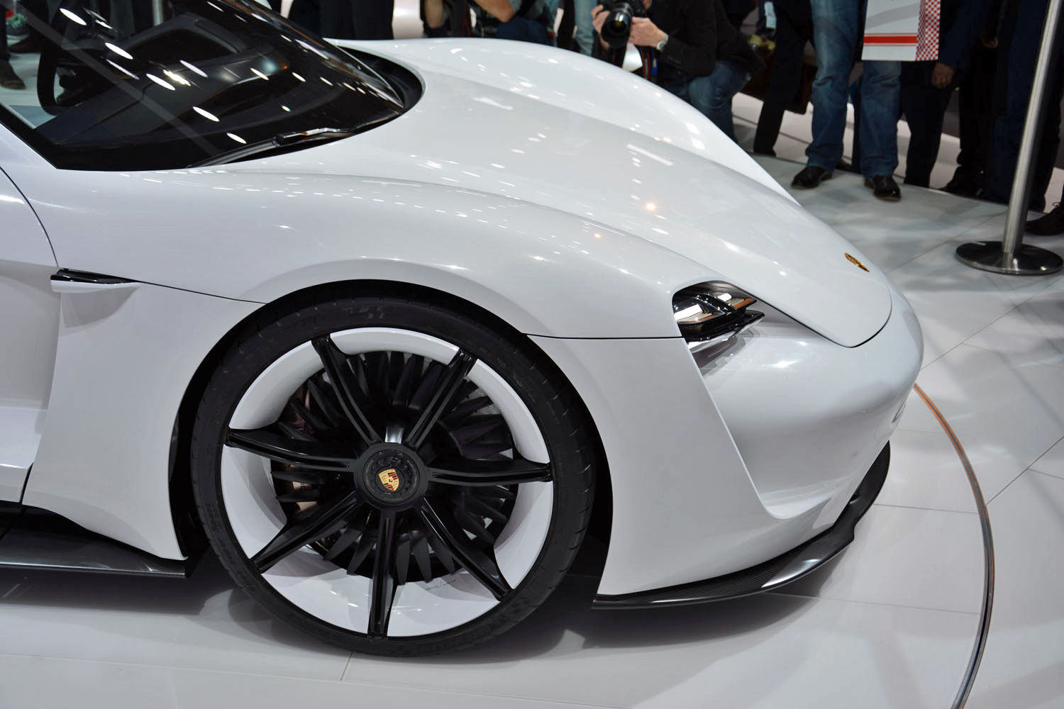 porsche mission e concept pictures specs news frankfurt 2