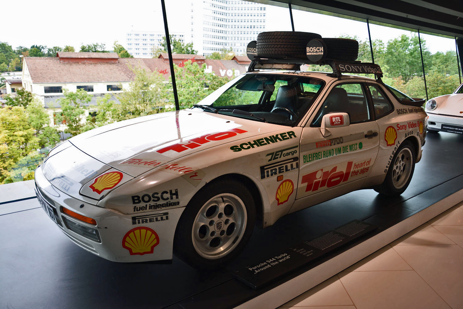 porsche museum stuttgart pictures history 1987 944 turbo