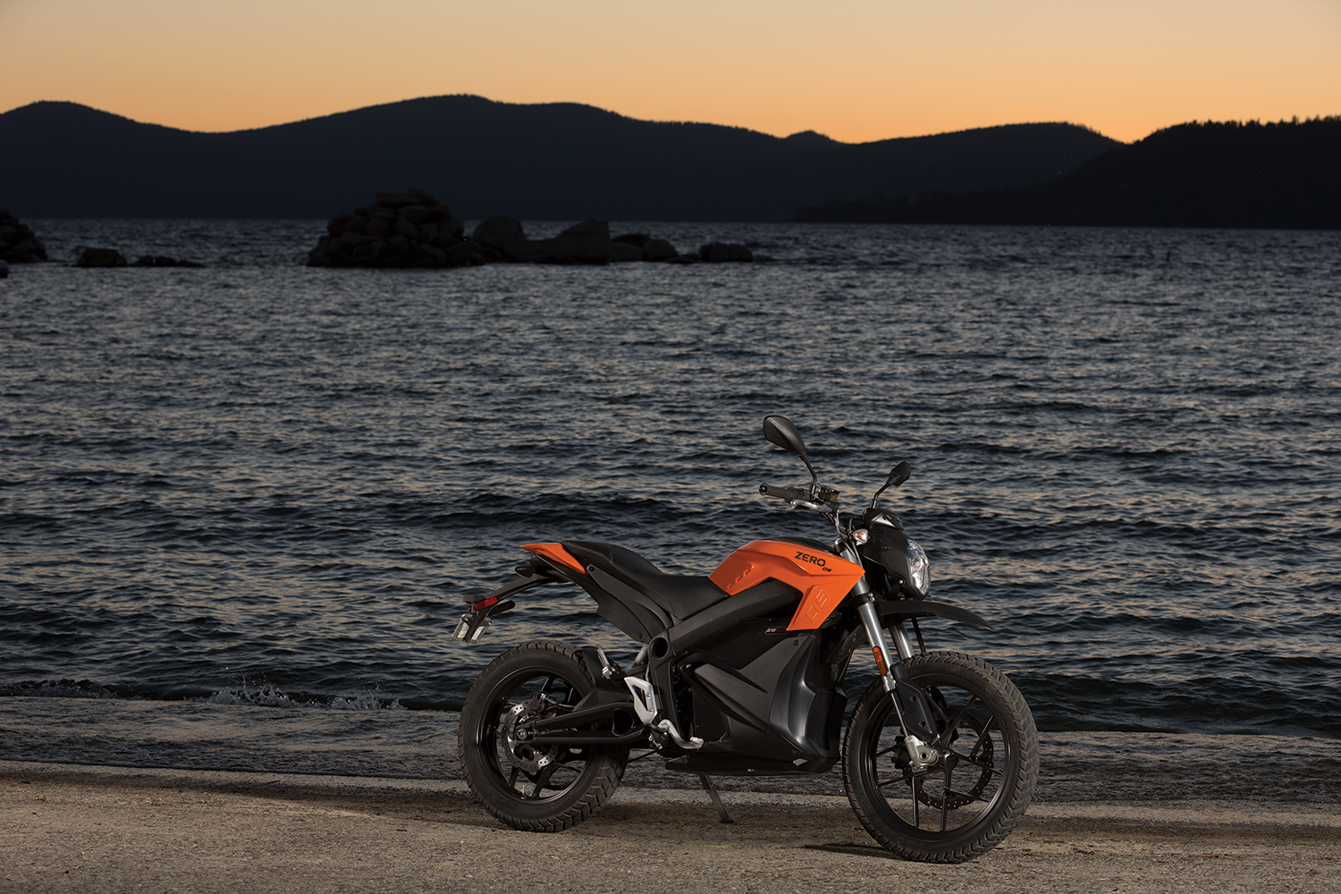 zero motorcycles introduces new models 2016 ds action 13 4800x3200 press