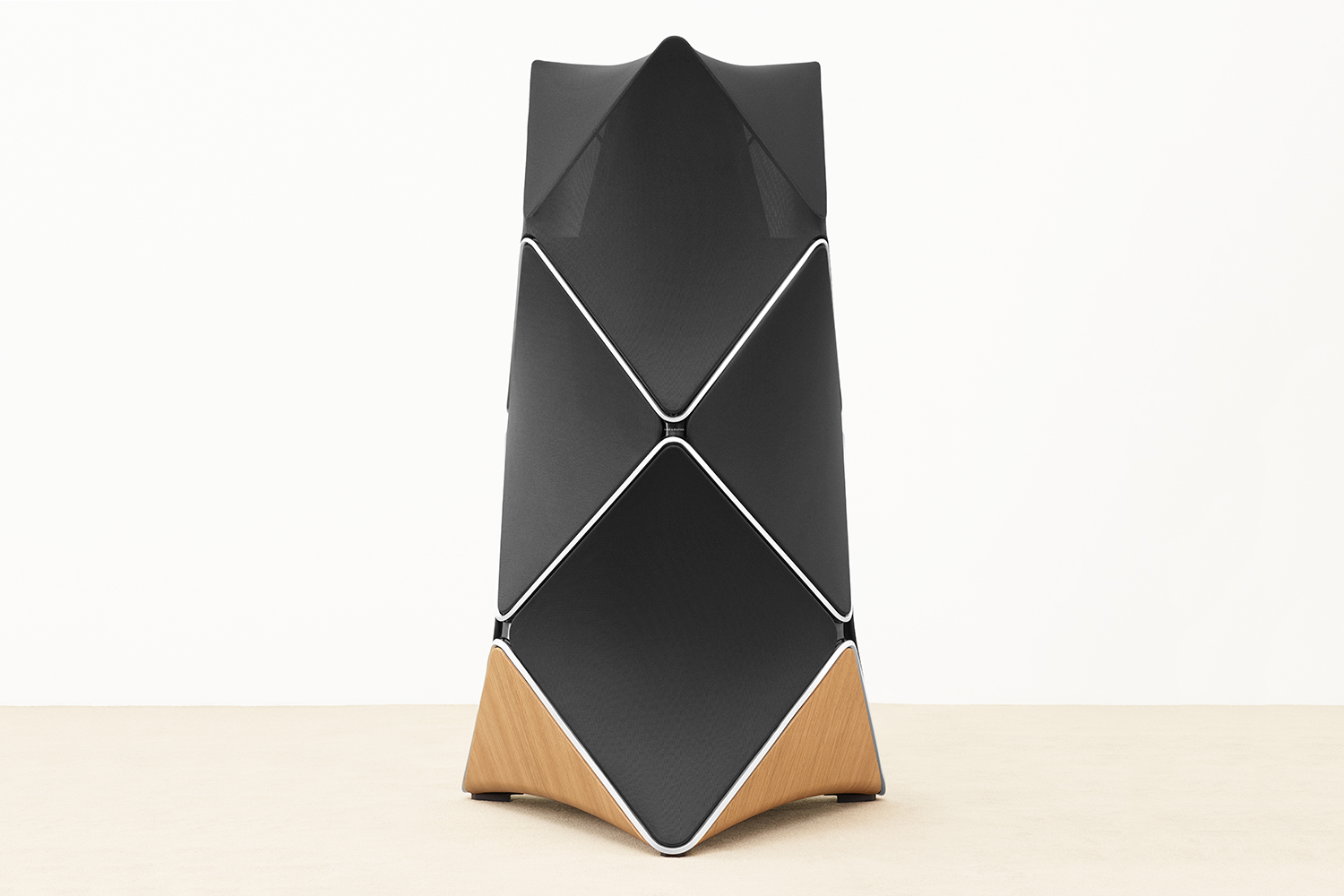 bang and olufsen beolab 90 speakers sweet spot 15cs 01