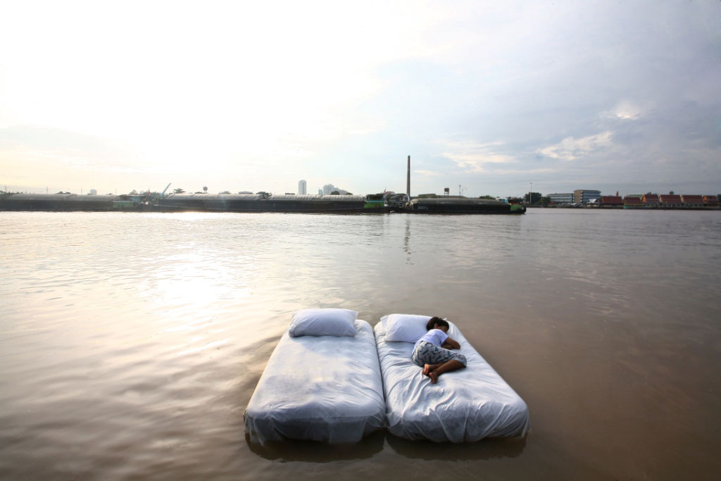 the bangkok tree house hotel lets guests sleep under stars resort 0023