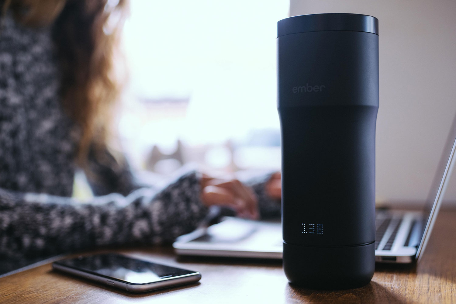 ember smart mug lifestyle2