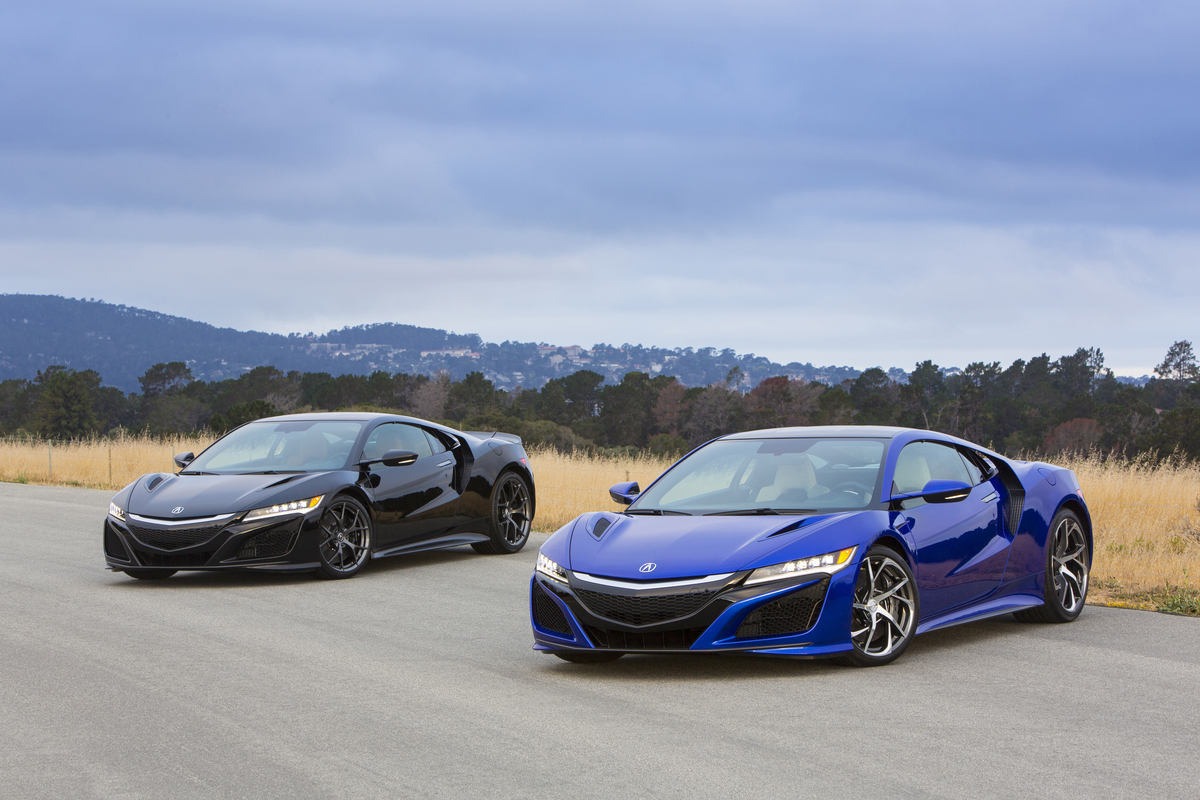 New Acura NSXs in Berlina Black and Nouvelle Blue