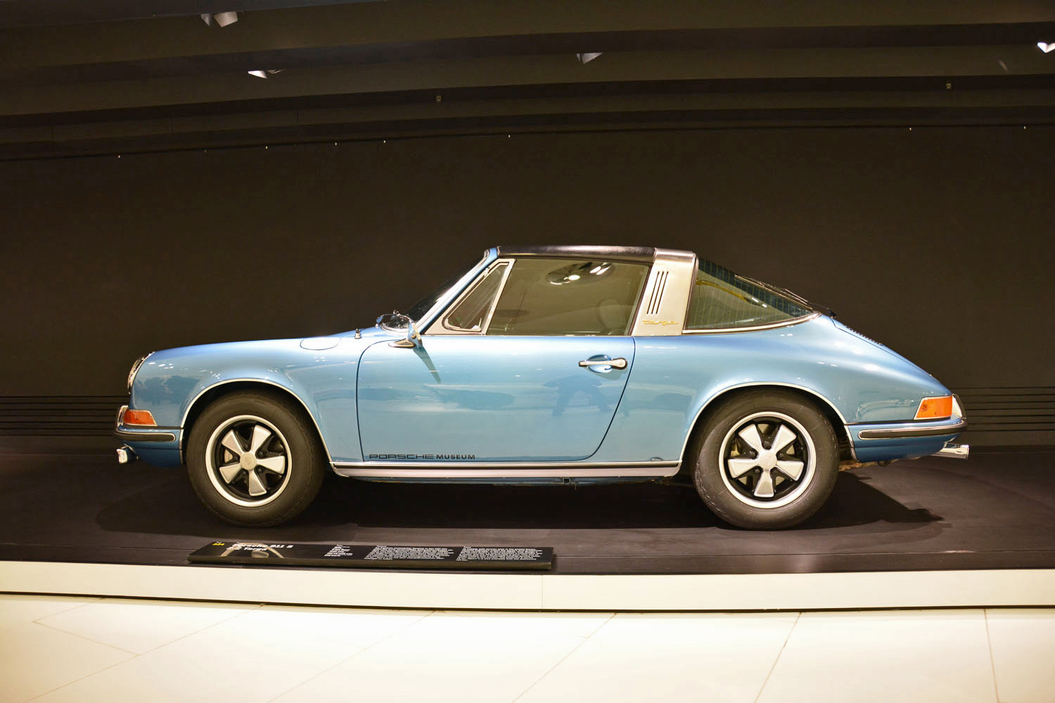 porsche museum stuttgart pictures history 1970 911 s 2 targa