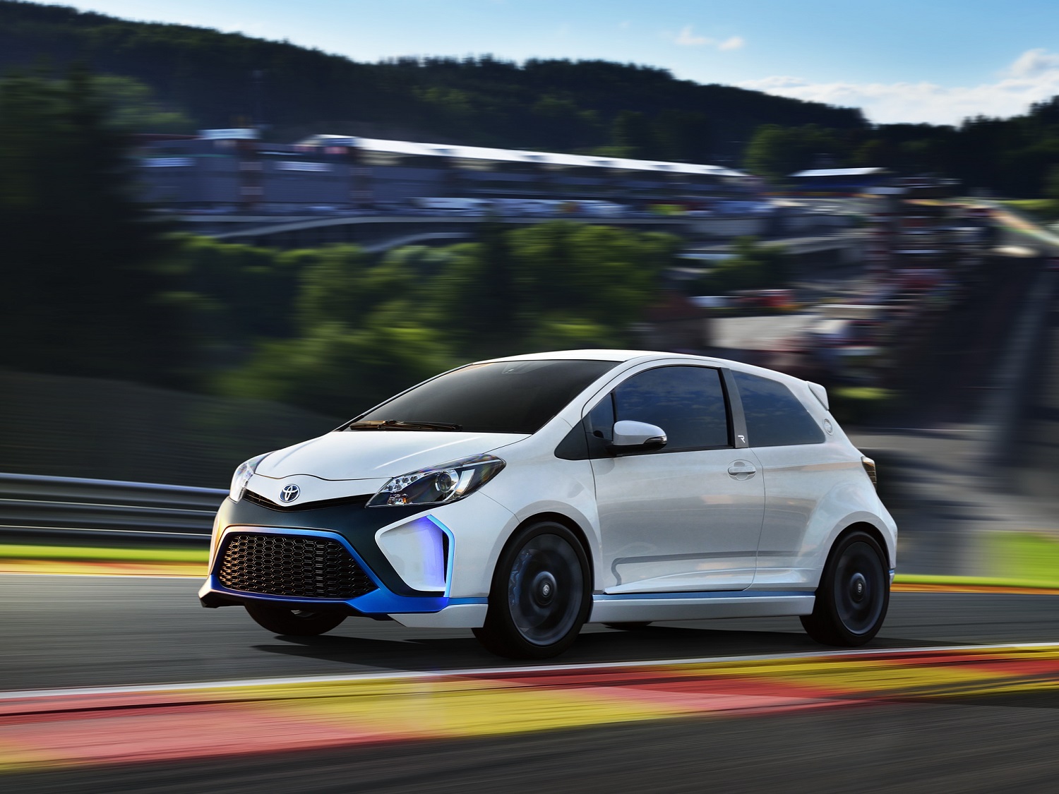 Toyota Yaris-R Hybrid concept