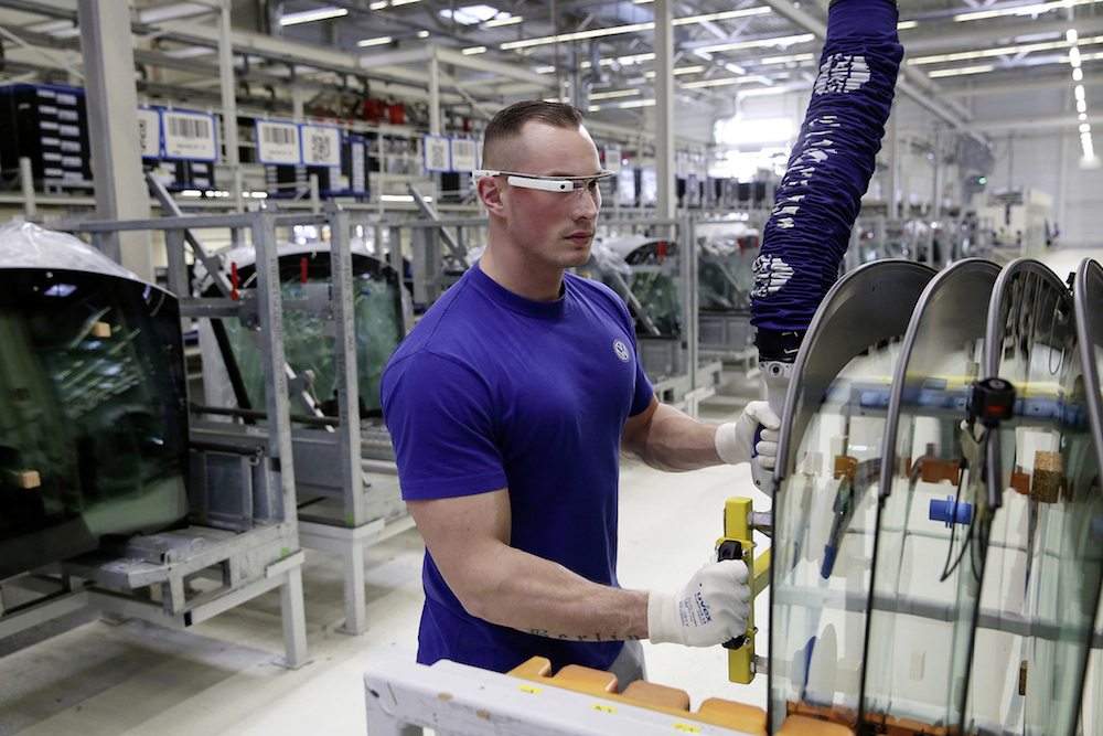 vw makes high tech specs standard issue for logistics staff smart eyewear