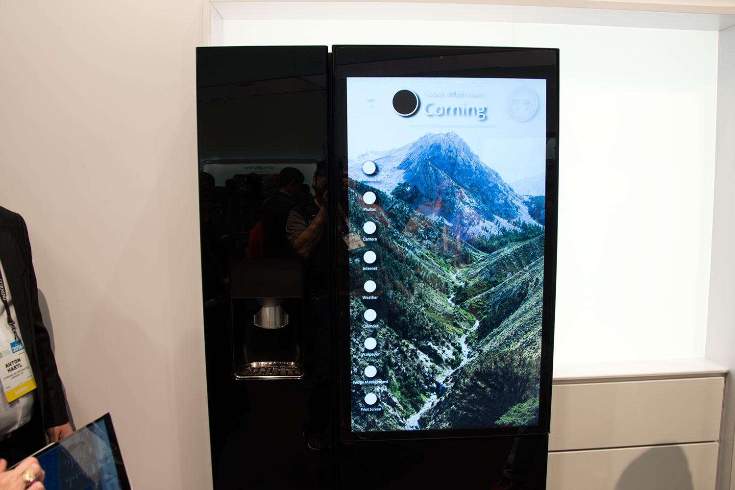 corning puts gorilla glass fridges on display at ces 2016 5642