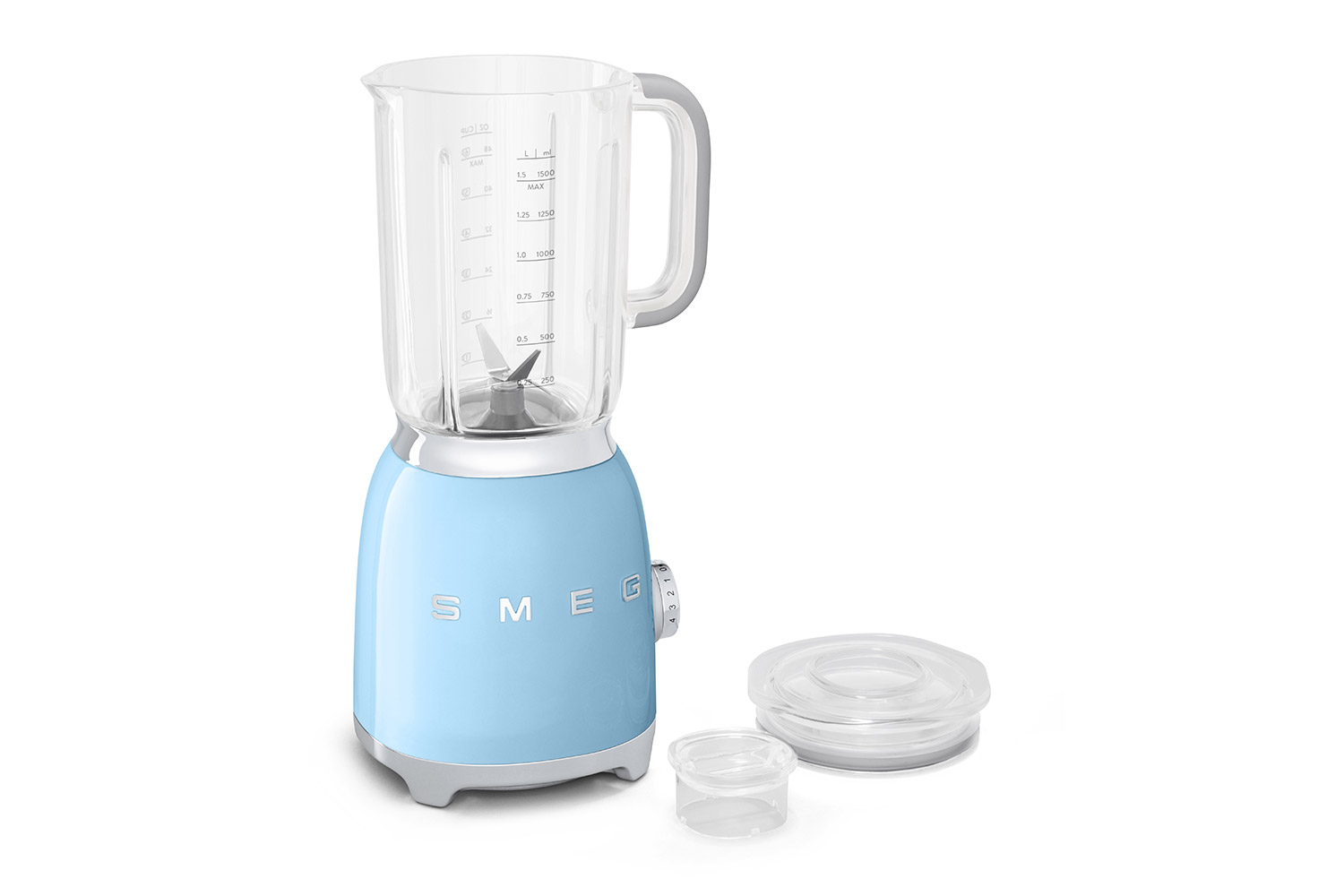 smeg introduces a retro dishwasher and bigger fridge blf01  50s style blender 3